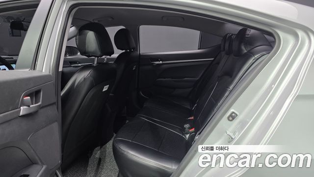 Hyundai AVANTE 2019 — photo 11