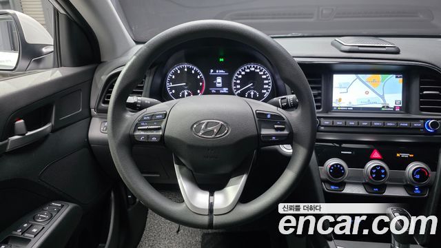 Hyundai AVANTE 2019 — photo 13
