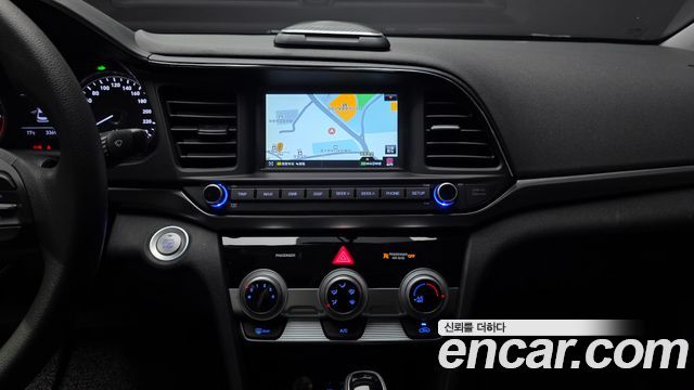 Hyundai AVANTE 2019 — photo 14