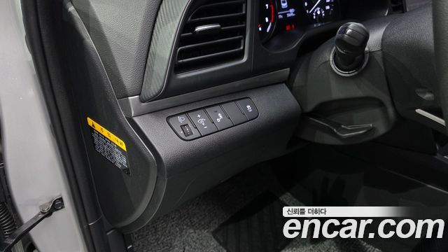 Hyundai AVANTE 2019 — photo 18