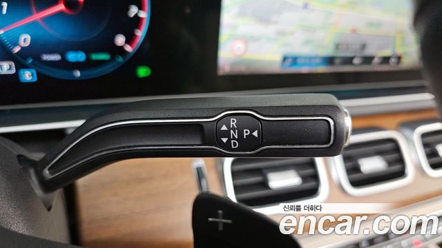 Mercedes-Benz GLE-Class 2020 — photo 9