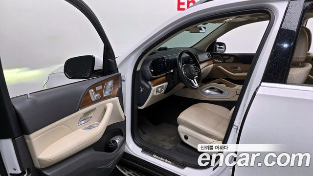 Mercedes-Benz GLE-Class 2020 — photo 10