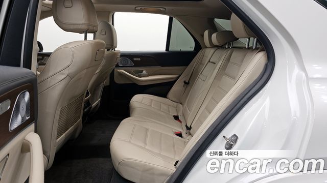 Mercedes-Benz GLE-Class 2020 — photo 12