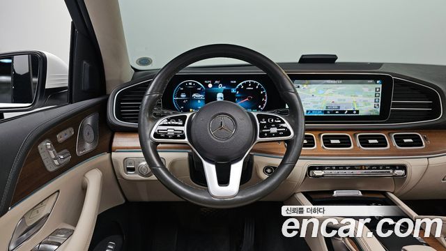 Mercedes-Benz GLE-Class 2020 — photo 13
