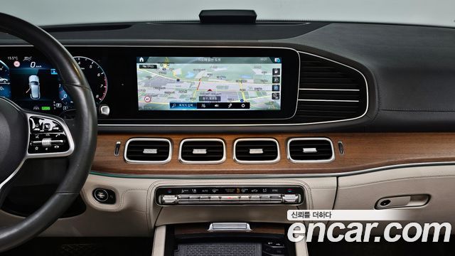 Mercedes-Benz GLE-Class 2020 — photo 14