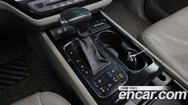 Kia Canival 2017 — photo 9
