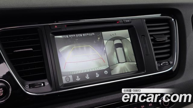 Kia Canival 2017 — photo 14
