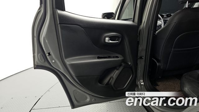 Jeep Renegade 2022 — photo 15