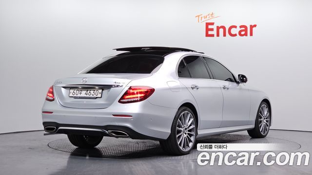 Mercedes-Benz E-Class 2017 — photo 2