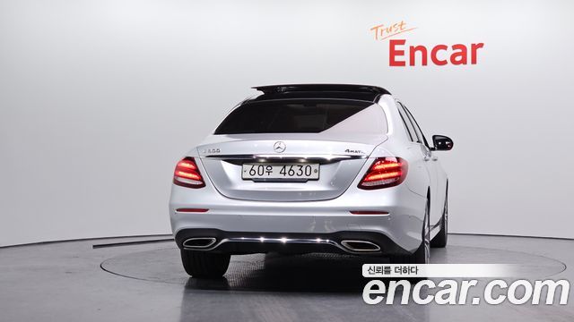 Mercedes-Benz E-Class 2017 — photo 4