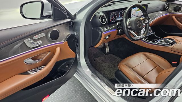 Mercedes-Benz E-Class 2017 — photo 10