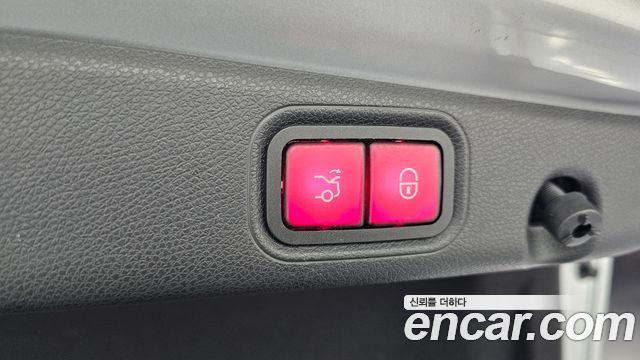 Mercedes-Benz E-Class 2017 — photo 20