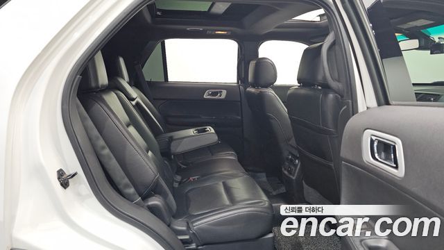 Ford Explorer 2014 — photo 11