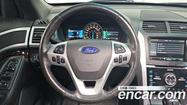 Ford Explorer 2014 — photo 13