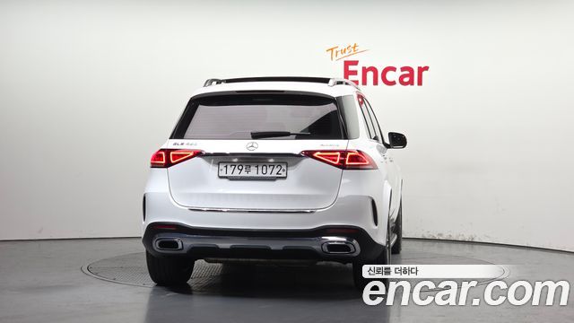Mercedes-Benz GLE-Class 2020 — photo 4