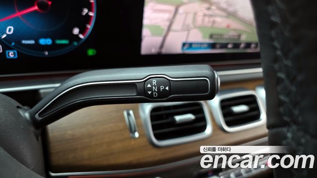 Mercedes-Benz GLE-Class 2020 — photo 12