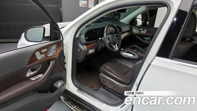 Mercedes-Benz GLE-Class 2020 — photo 13