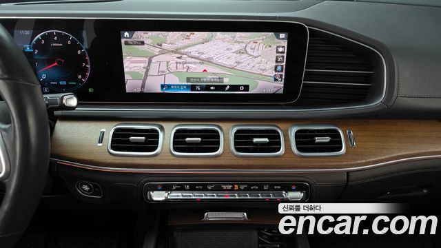 Mercedes-Benz GLE-Class 2020 — photo 24