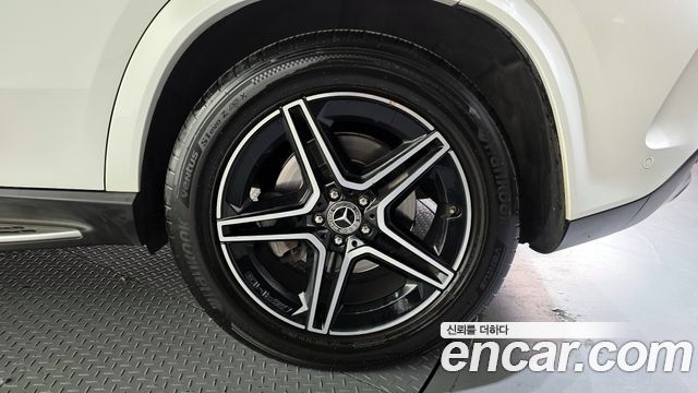 Mercedes-Benz GLE-Class 2020 — photo 7