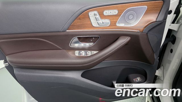 Mercedes-Benz GLE-Class 2020 — photo 14