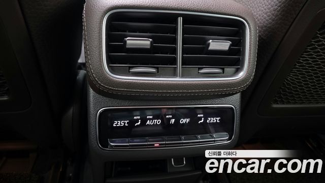 Mercedes-Benz GLE-Class 2020 — photo 28