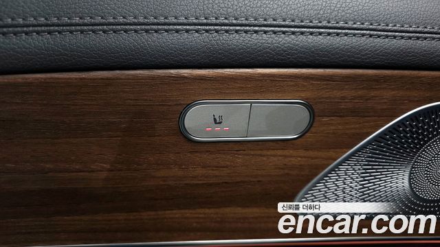 Mercedes-Benz GLE-Class 2020 — photo 30