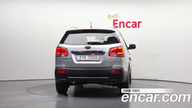 Kia Sorento 2011 — photo 4