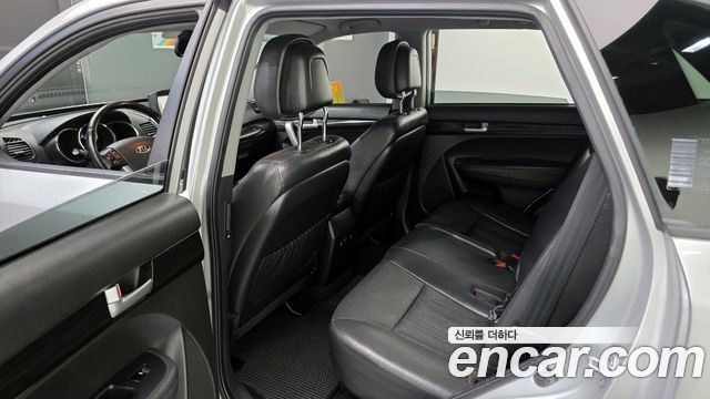 Kia Sorento 2011 — photo 17