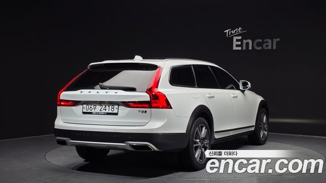 Volvo V90 2019 — photo 2