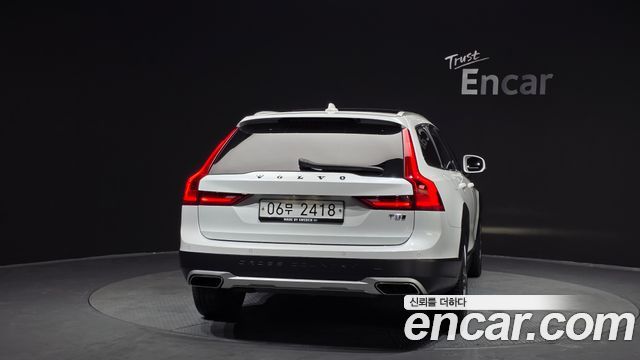 Volvo V90 2019 — photo 4