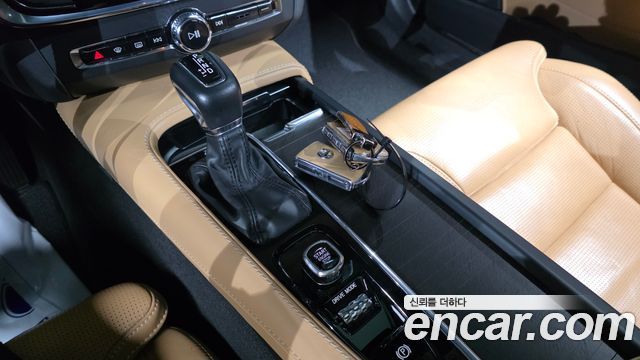 Volvo V90 2019 — photo 12