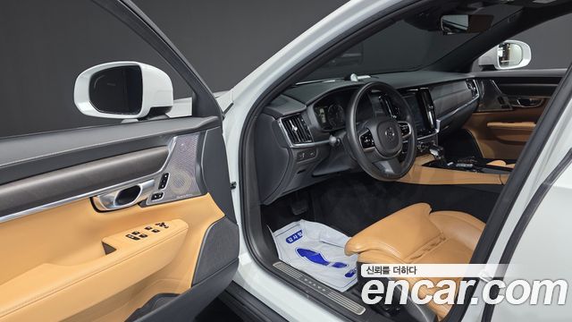 Volvo V90 2019 — photo 13