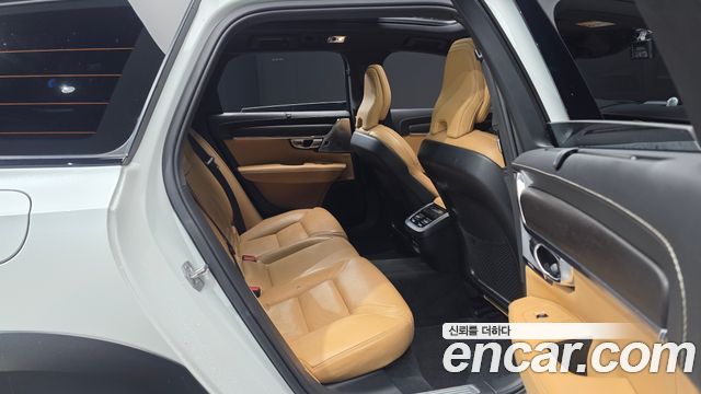 Volvo V90 2019 — photo 17