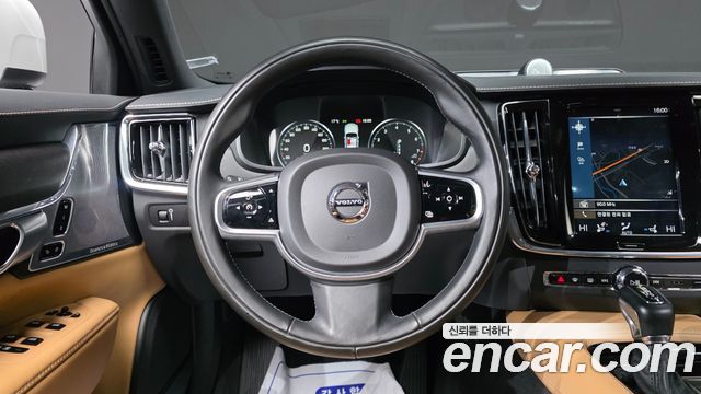 Volvo V90 2019 — photo 19