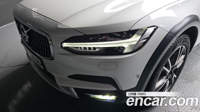 Volvo V90 2019 — photo 8