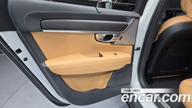 Volvo V90 2019 — photo 15