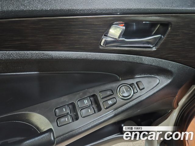 Hyundai Sonata 2012 — photo 17