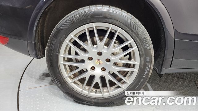 Porsche Cayenne 2011 — photo 5