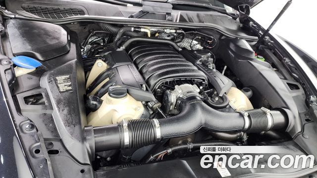 Porsche Cayenne 2011 — photo 6