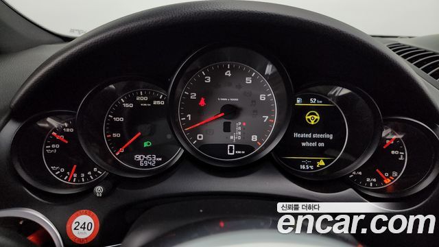 Porsche Cayenne 2011 — photo 8