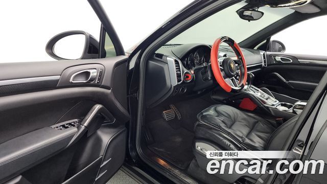 Porsche Cayenne 2011 — photo 10