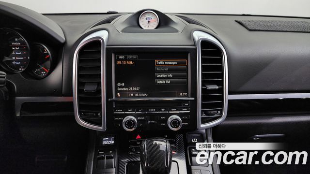 Porsche Cayenne 2011 — photo 13