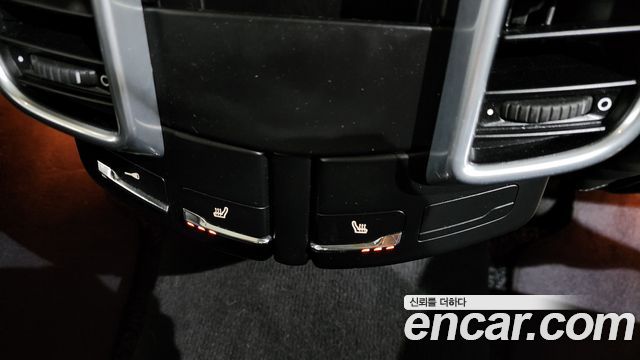 Porsche Cayenne 2011 — photo 18
