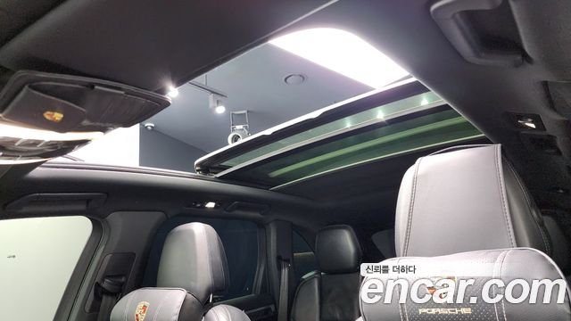 Porsche Cayenne 2011 — photo 19