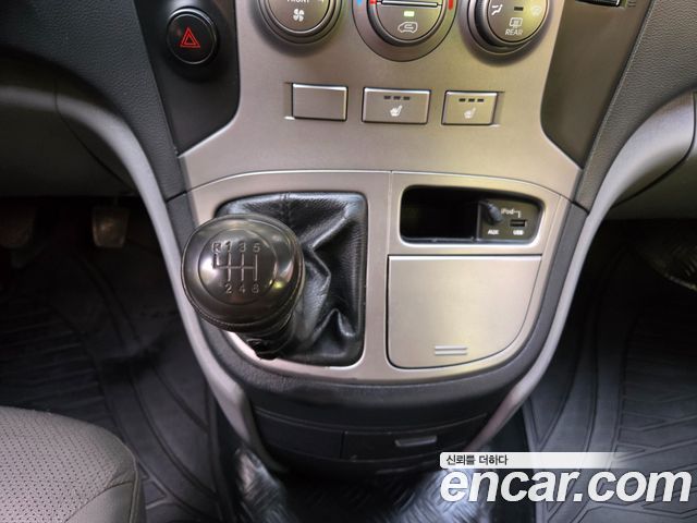 Hyundai Starex 2015 — photo 11