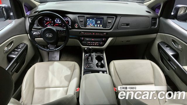 Kia Canival 2015 — photo 7