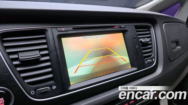Kia Canival 2015 — photo 15