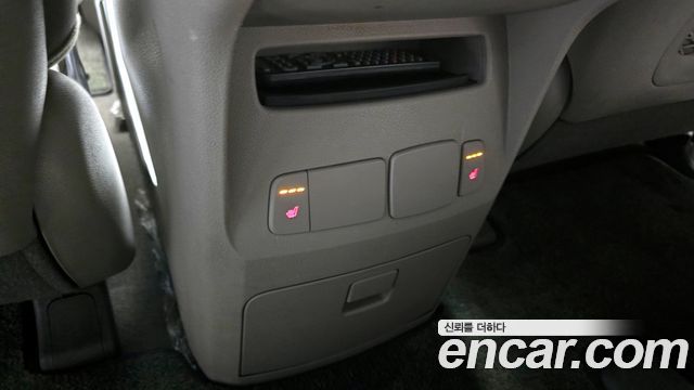 Kia Canival 2015 — photo 17