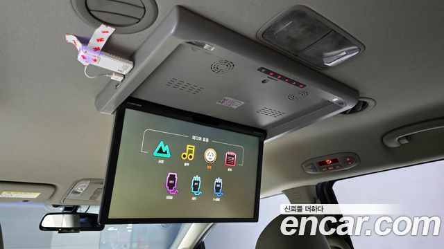 Kia Canival 2015 — photo 19