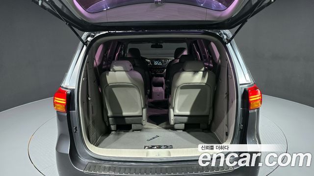 Kia Canival 2015 — photo 20